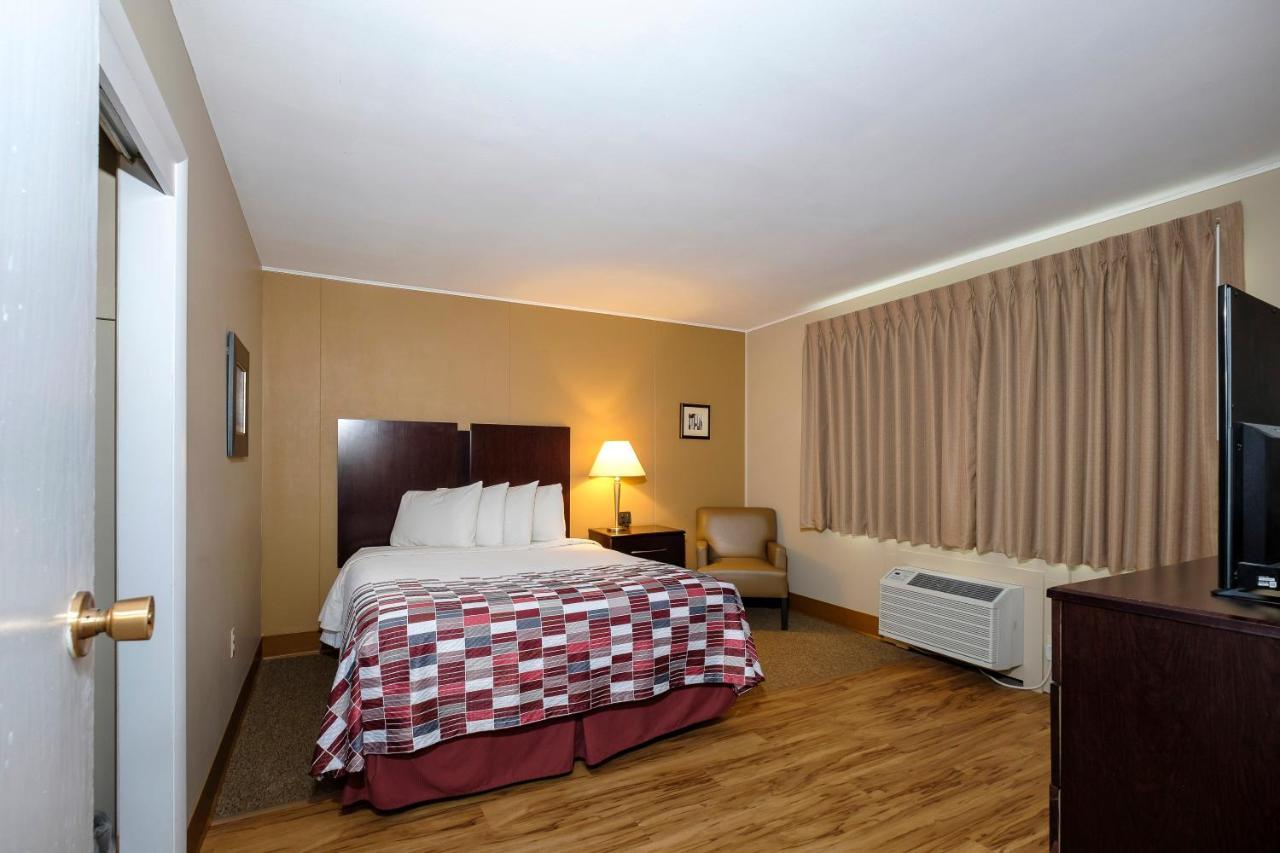 Red Roof Inn And Suites Herkimer Экстерьер фото